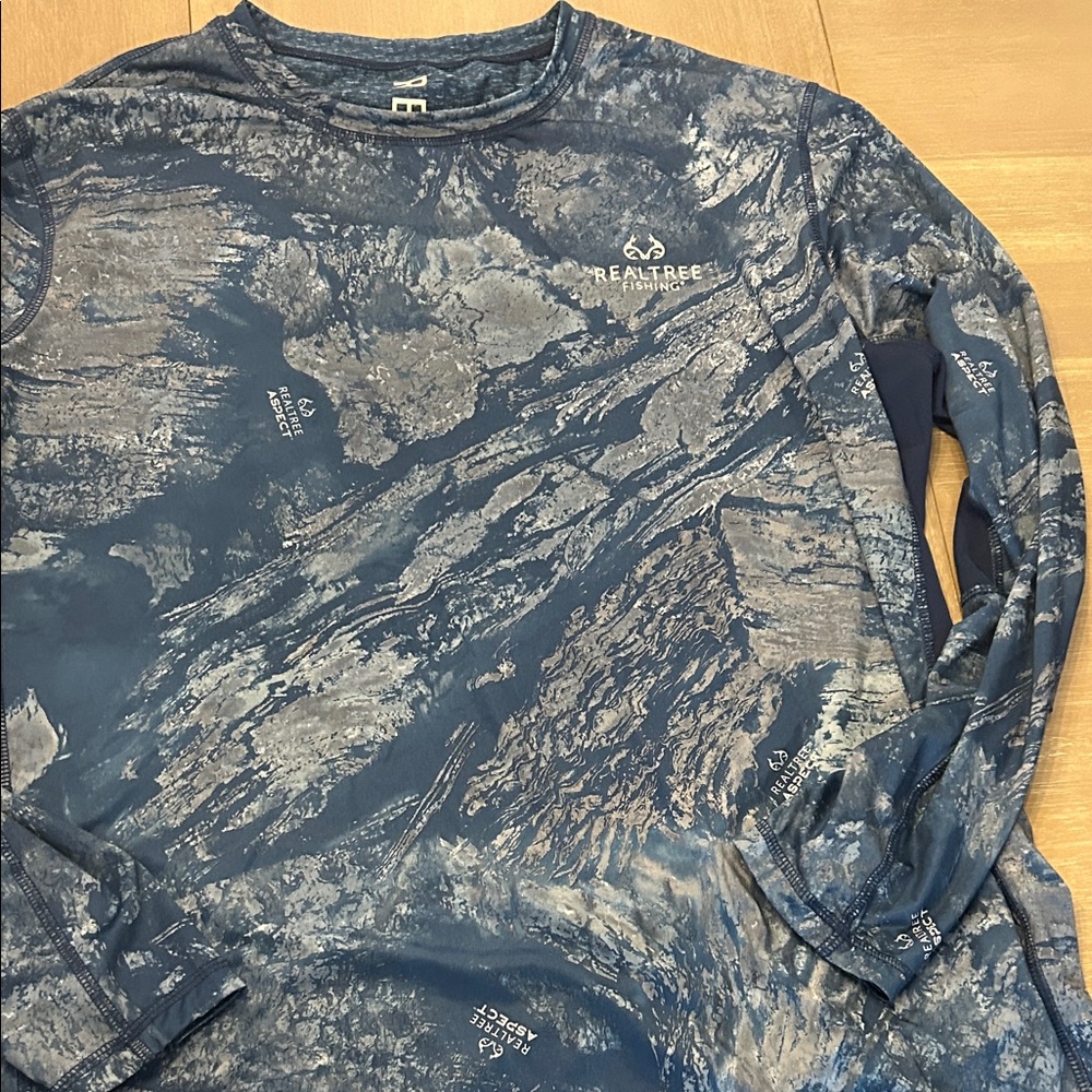 Realtree‎ Men's Long Sleeve reversible Blue Pattern Tee - Picture 4 of 8